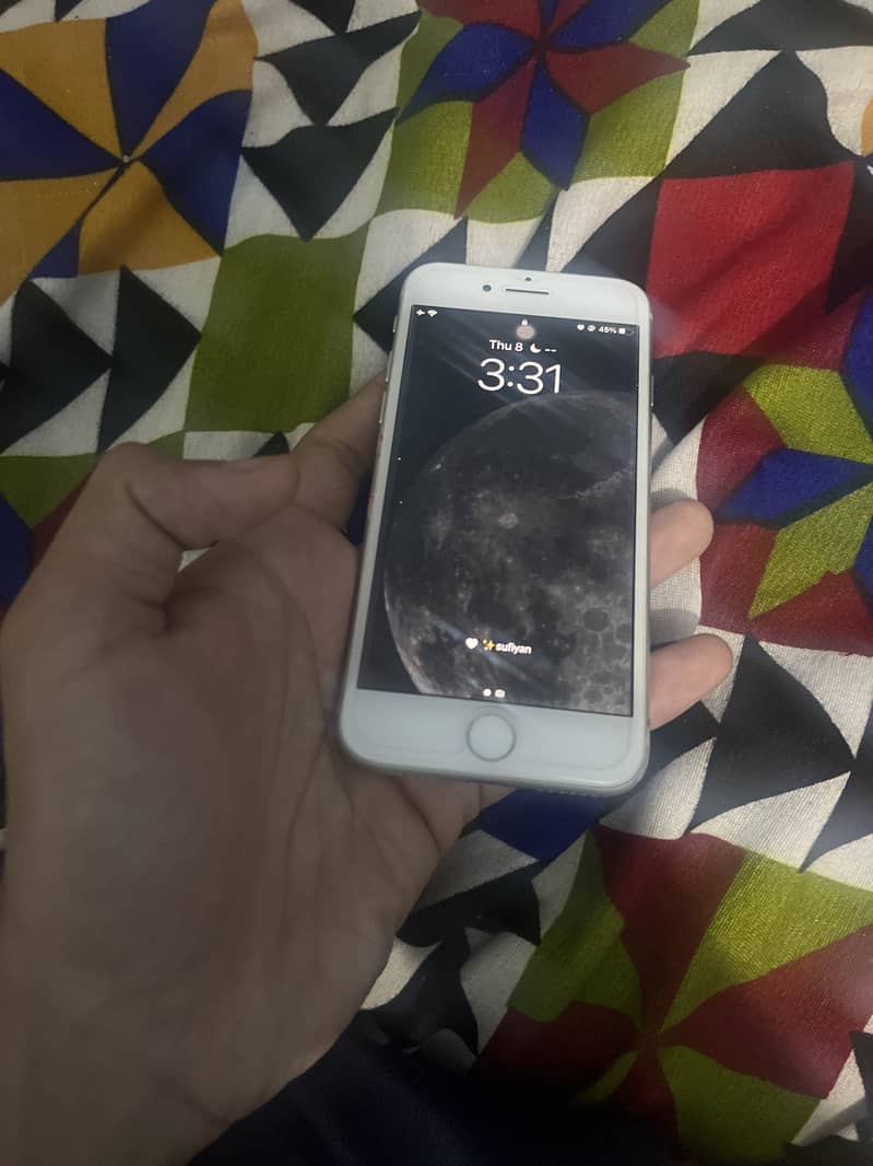 Apple iPhone 8 1