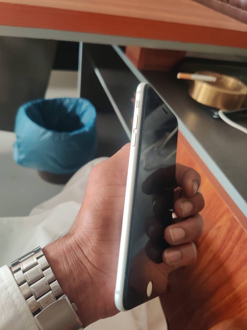 Apple iPhone 6S Plus 03257649017 2