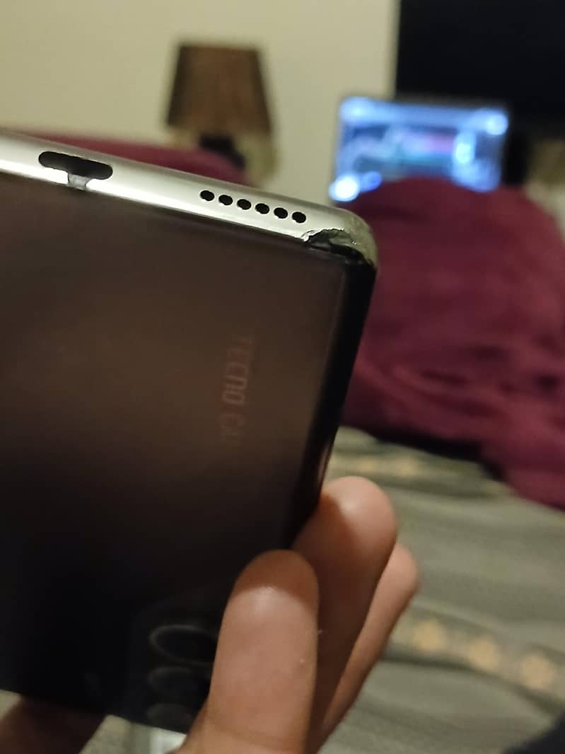 Tecno CAMON 40 Pro 6
