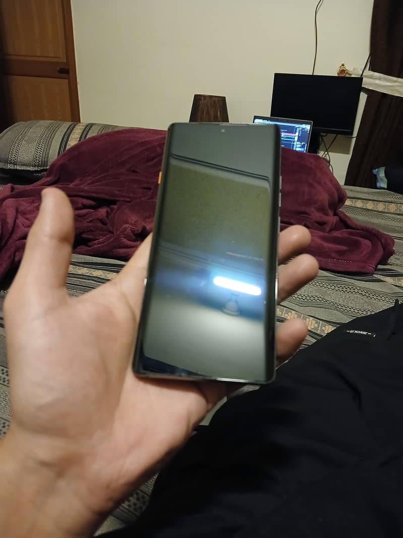 Tecno CAMON 40 Pro 7