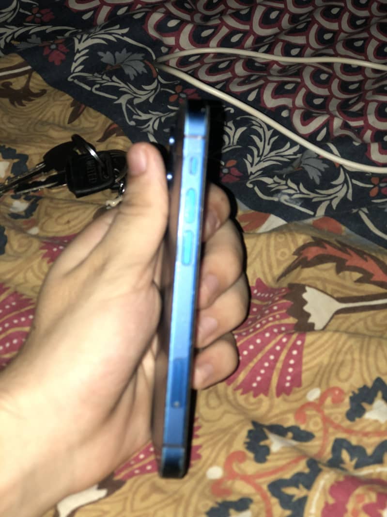 Apple iPhone 12 mini 1