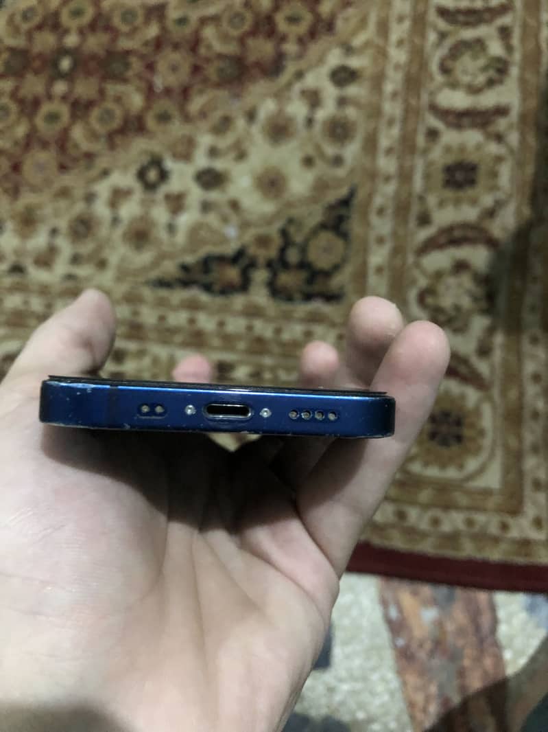 Apple iPhone 12 mini 3