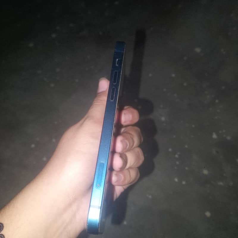 Apple iPhone 12 2