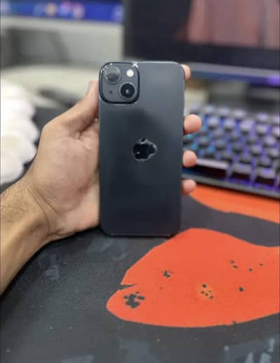 Apple iPhone 13