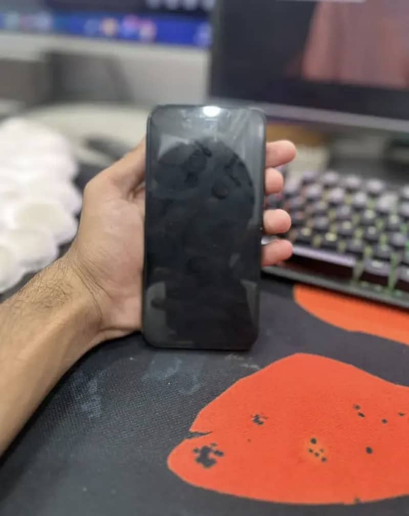 Apple iPhone 13 2