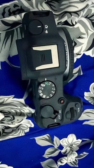 Canon r8 for sale brand new condition