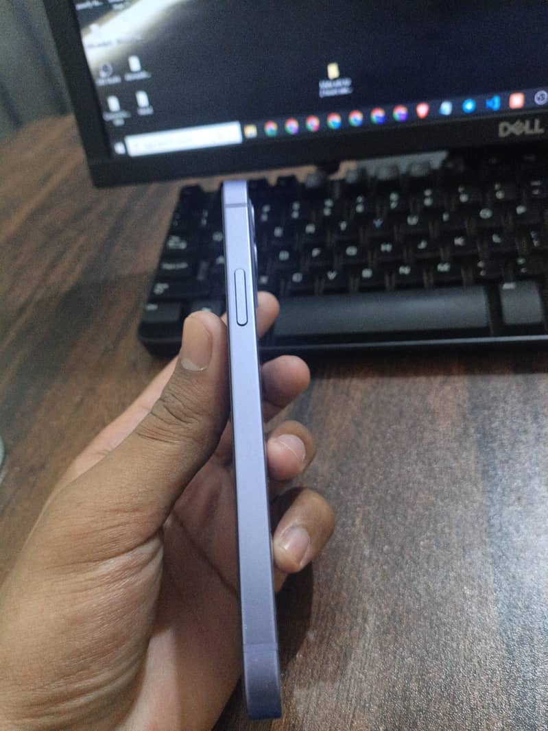 Apple iPhone 12 1