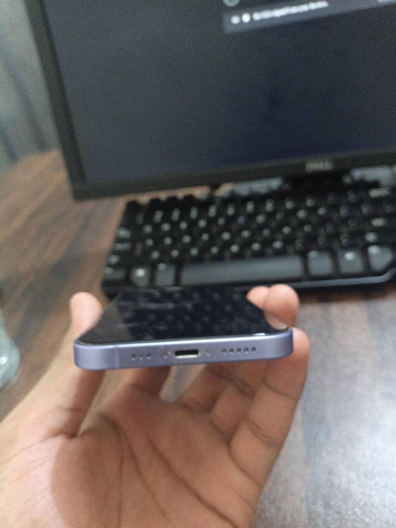 Apple iPhone 12 3
