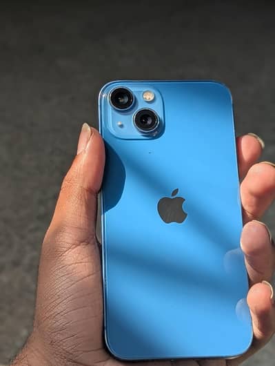 Apple iPhone 13