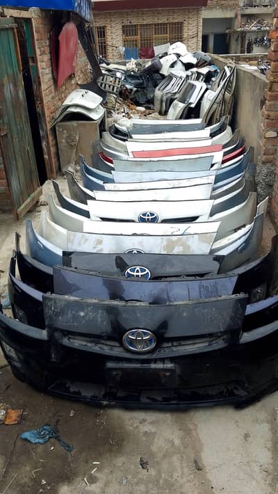 Totaya Prius and wognor All parts available bumpers ,Light ,Doors ,Etc