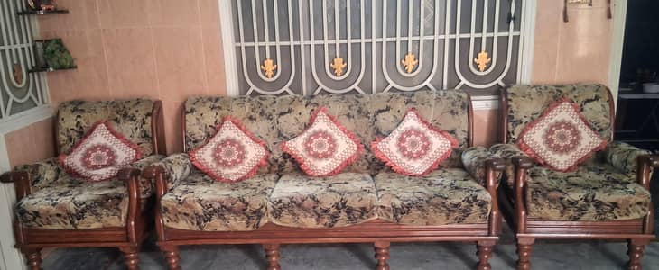 5 seaters sofa