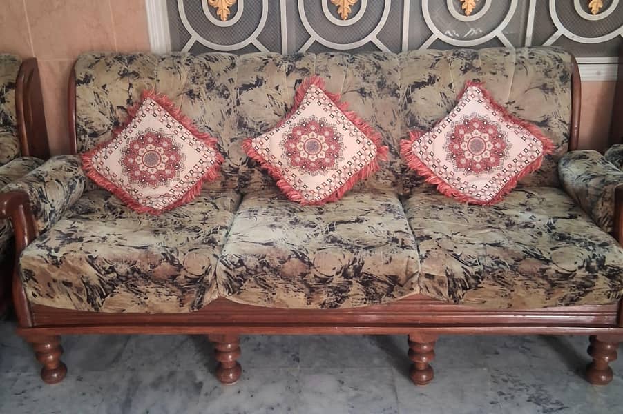5 seaters sofa 4