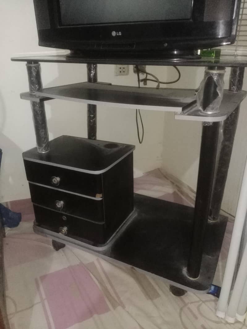 Computer Table 1