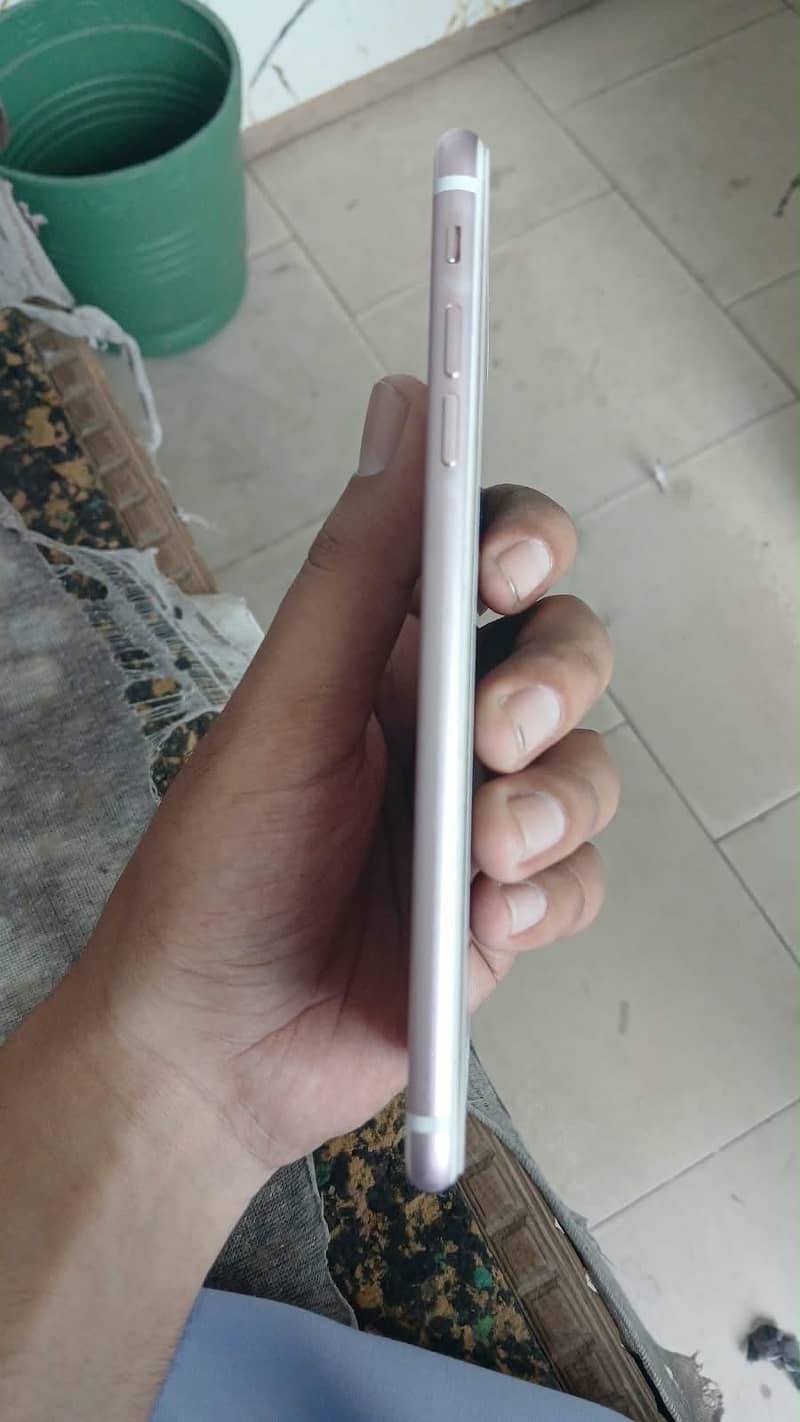 Apple iPhone 7 Plus 1