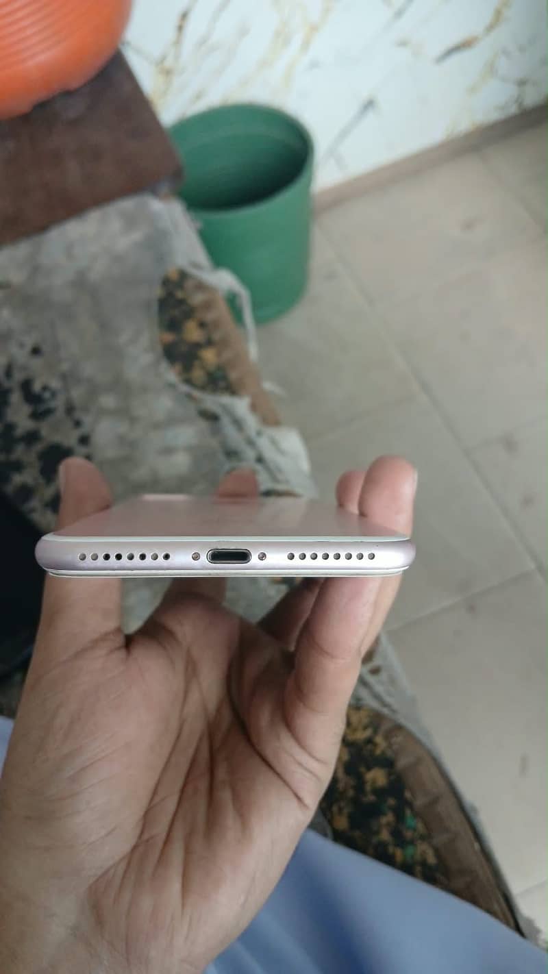 Apple iPhone 7 Plus 3