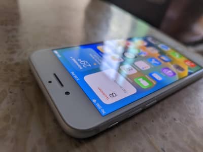 Apple iPhone 8 Silver factory unlocked non pta 64 gb