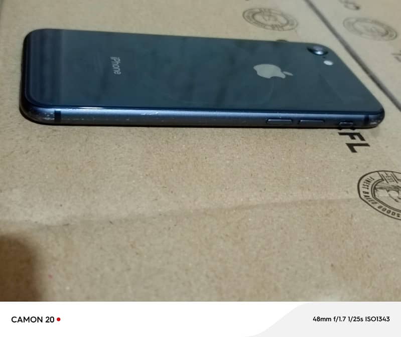 Apple iPhone 8 1