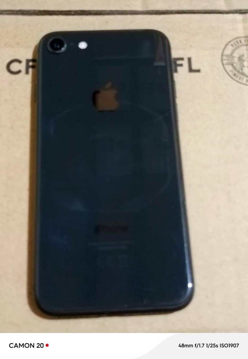 Apple iPhone 8 3