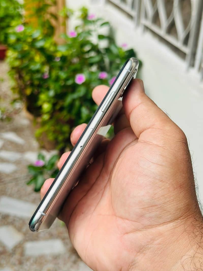 Apple iPhone X 2