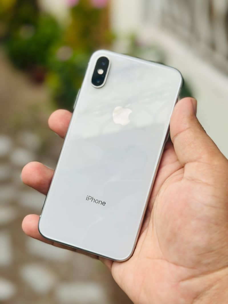 Apple iPhone X 4