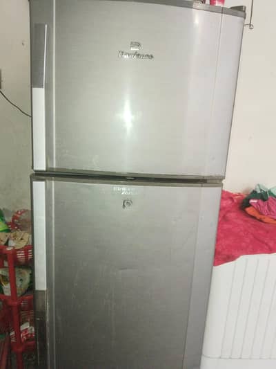 Dawlance fridge size medium