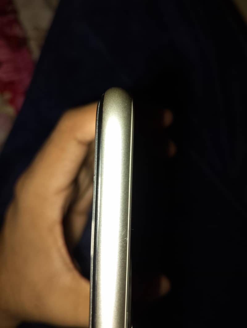 Apple iPhone 11 3