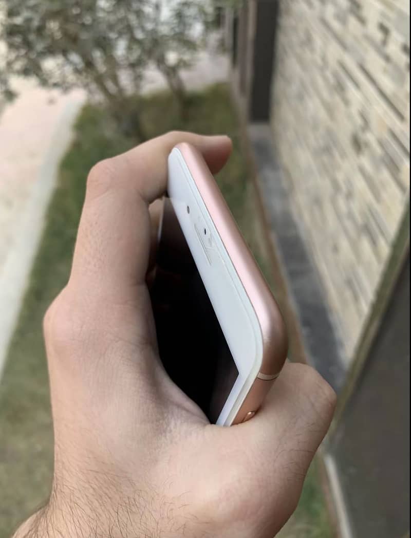 Apple iPhone 8 Plus 2