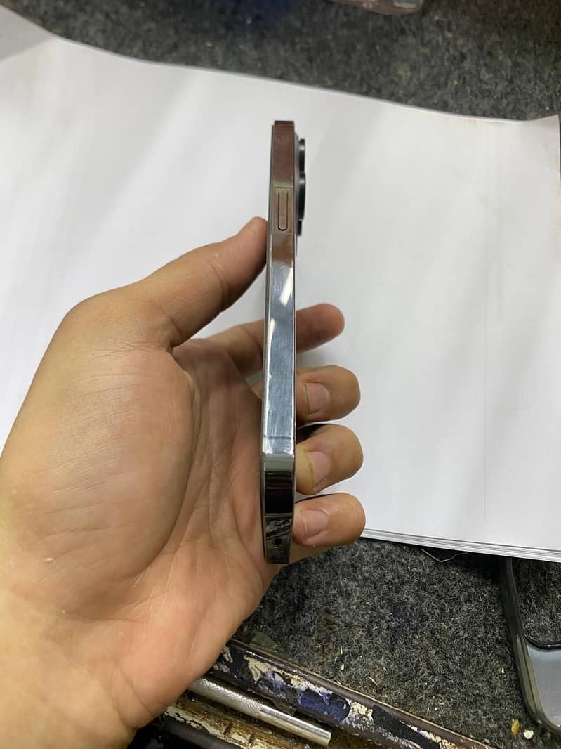 Apple iPhone 13 Pro 0