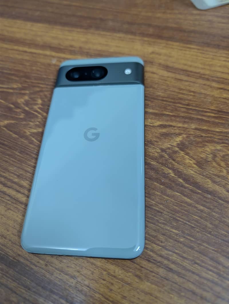 Google Pixel 8 4
