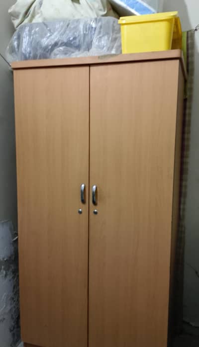 oak colour Almaari
