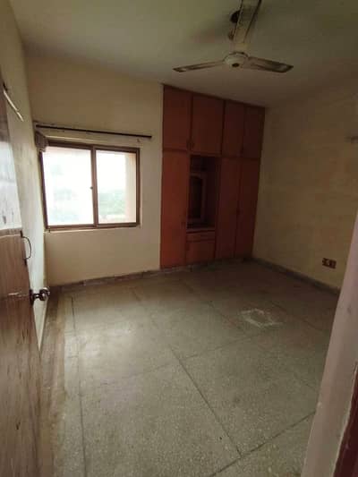 G11 /4 E Type flat for rent faster floor