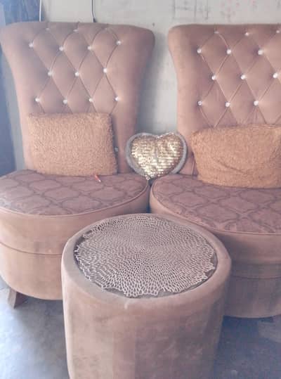 to sofa end one round table