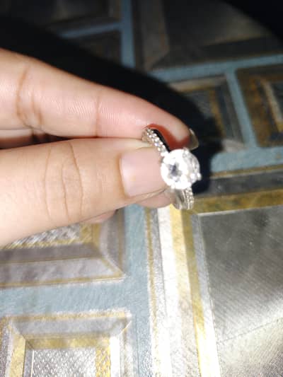 v. beautiful Pure925 silver ring with real zircon and diamond cut shap