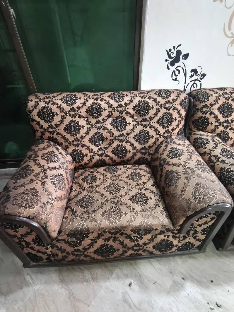 Army Vendor Sofa Set 1