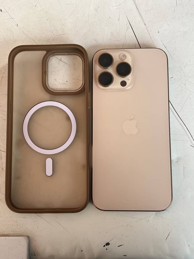 Apple iPhone 16 Pro Max 0