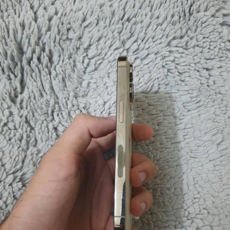 iPhone 14 Pro 5
