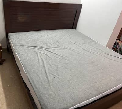 King Sized Bed Without Mattress
