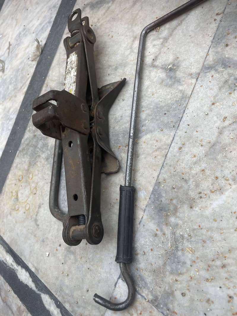 Car jack 1