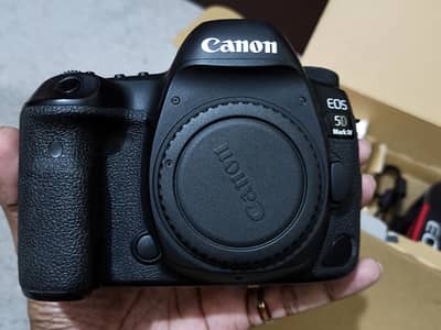 CANON EOS 5D MARK IV (BODY ONLY)