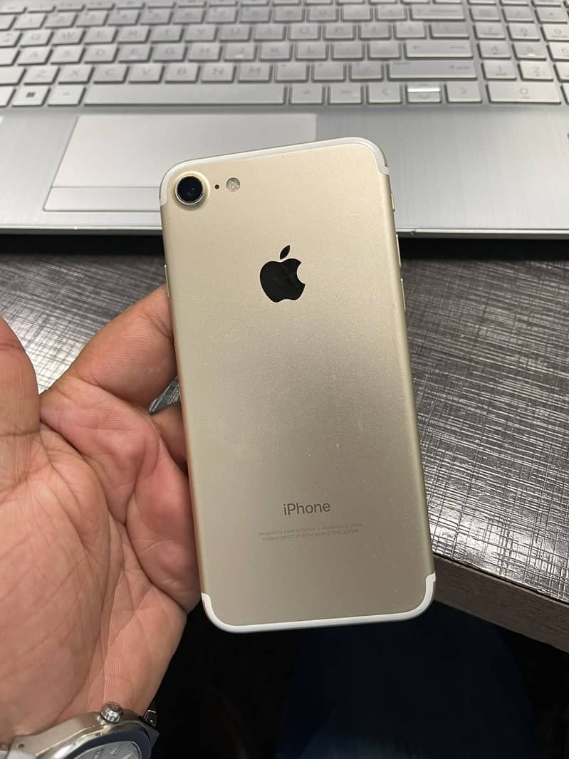 Apple iPhone 7 0