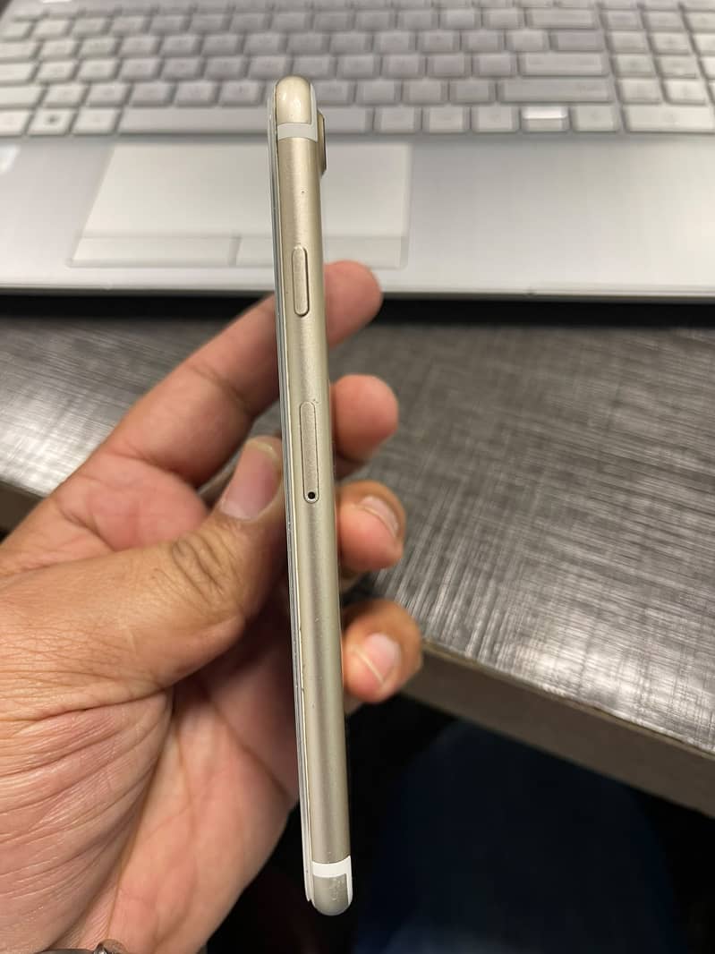 Apple iPhone 7 1