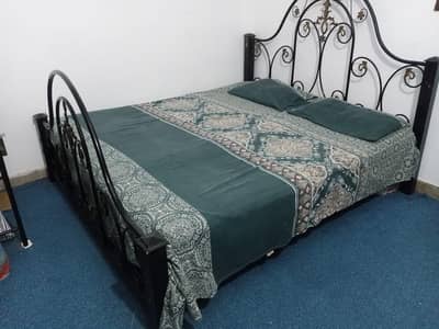 excellent condition and Strong Iron Gauge bed. king size 72x78 dim