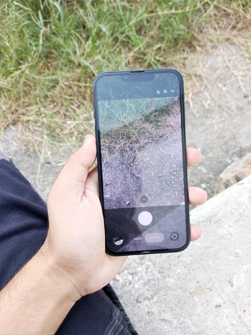 Apple iPhone 13 4