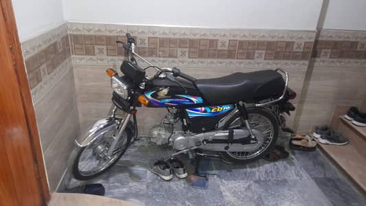 ToTAl Geniune or Bike jo b purchase kry ga moqy pay he biomatric karwa