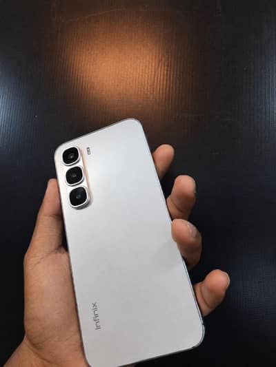 Infinix Hot 60 pro 8/128 with Box+Charger in 10 months warranty