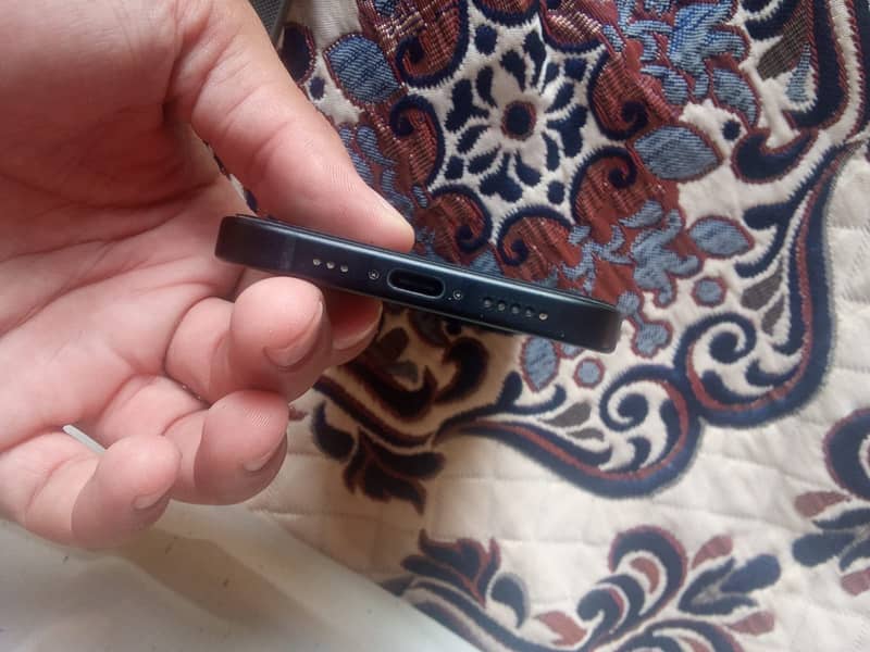 Apple iPhone 15 2
