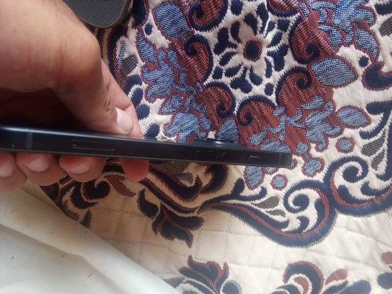 Apple iPhone 15 4