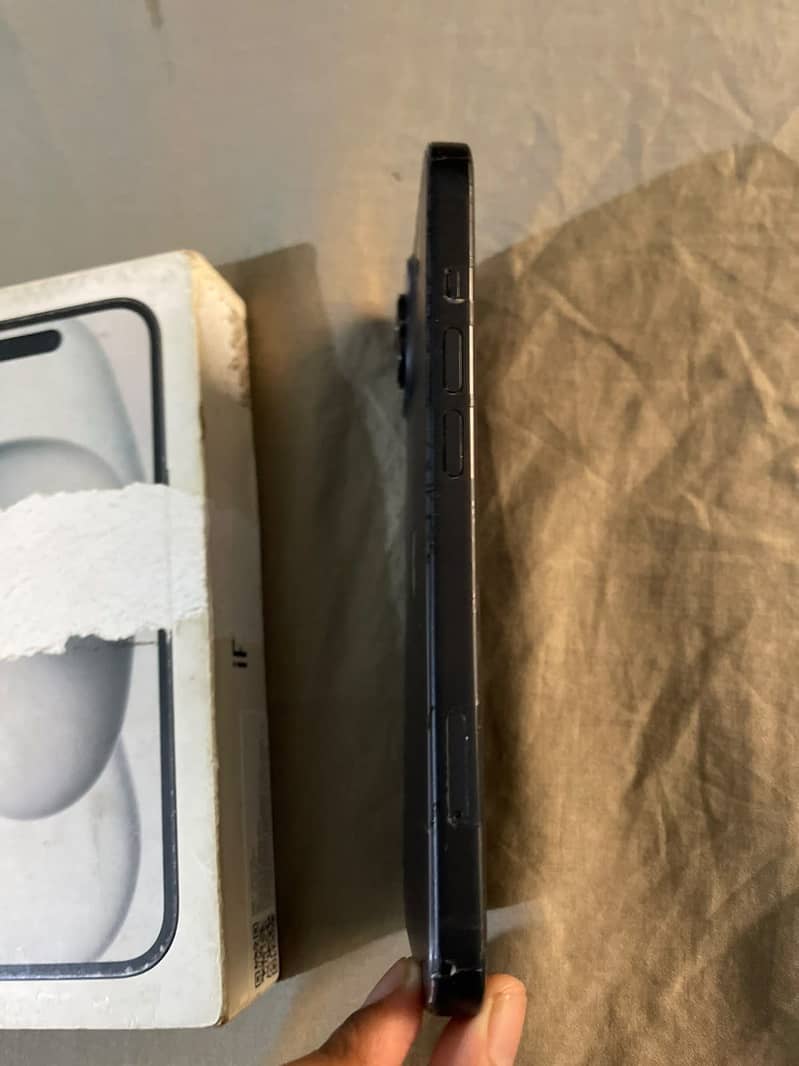Apple iPhone 15 3