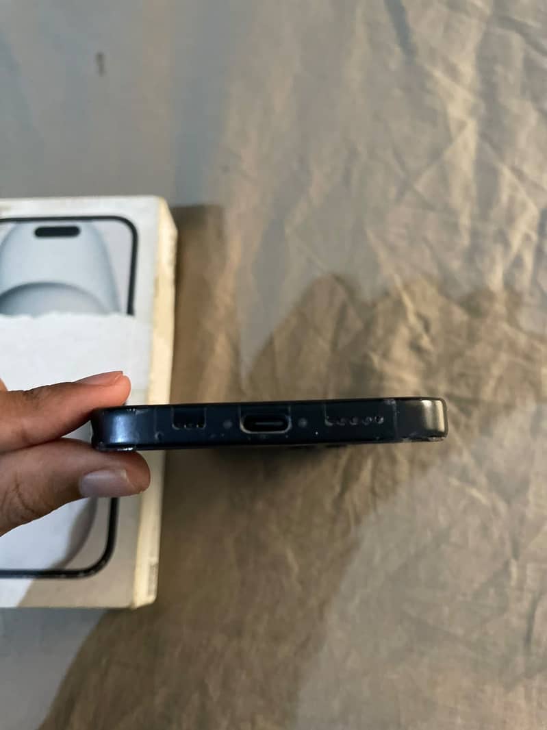 Apple iPhone 15 4
