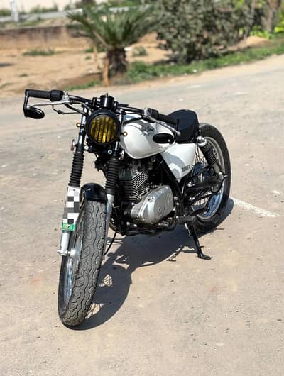 Suzuki Gs 150 into Bobber